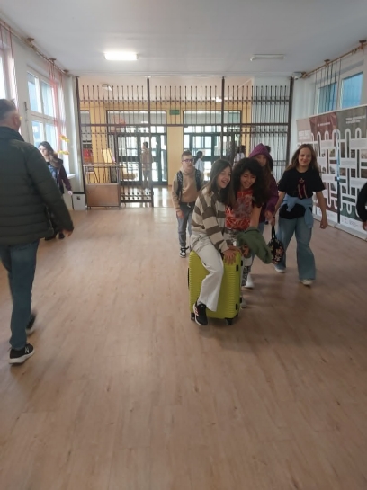  DZIE� BEZ PLECAKA