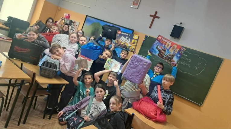  DZIE� BEZ PLECAKA