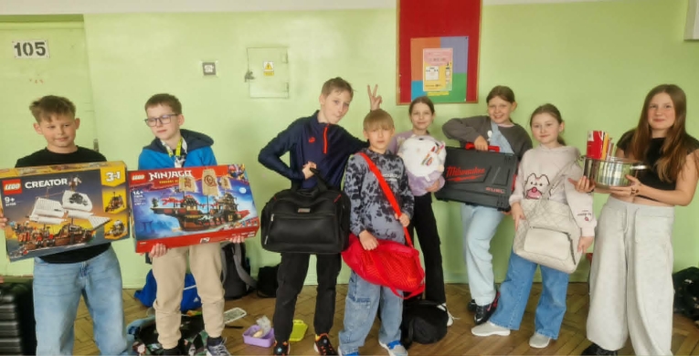  DZIE� BEZ PLECAKA