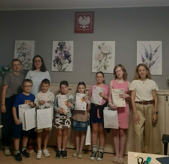 „KWIATKI BRATKI” – ROZSTRZYGNI�CIE KONKURSU PLASTYCZNO-TECHNICZNEGO
