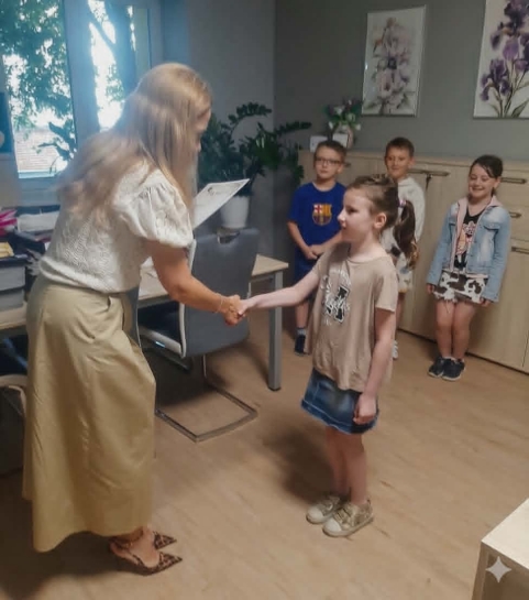 „KWIATKI BRATKI” – ROZSTRZYGNI�CIE KONKURSU PLASTYCZNO-TECHNICZNEGO
