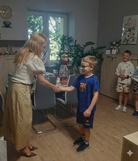 „KWIATKI BRATKI” – ROZSTRZYGNI�CIE KONKURSU PLASTYCZNO-TECHNICZNEGO