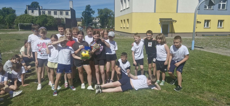 OLIMPIADA KLAS M�ODSZYCH