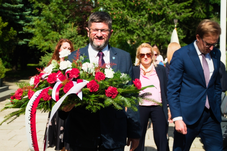 DZIE� SYBIRAKA 