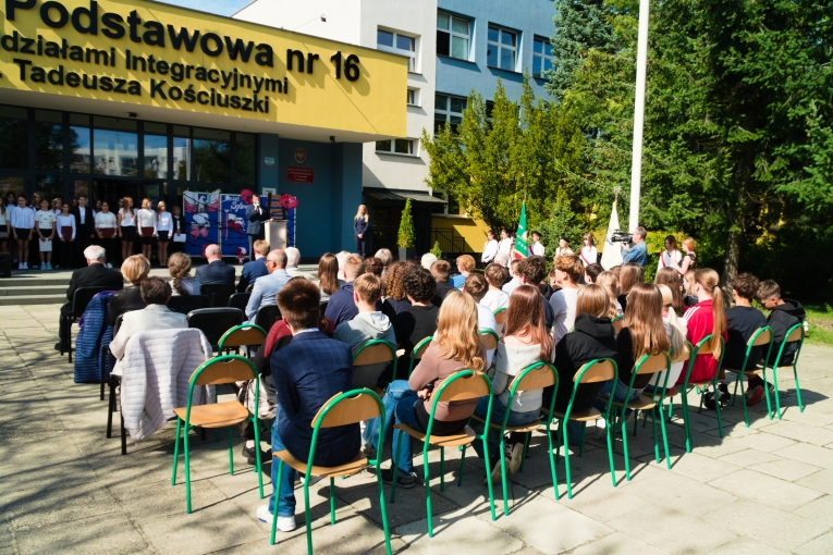 DZIE� SYBIRAKA 