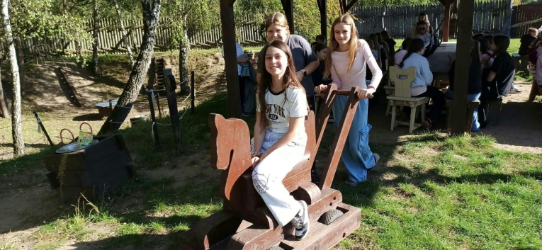 DRUGI DZIE� WYCIECZKI UCZNI�W KLAS PI�TYCH "SZLAKIEM PIASTOWSKIM" 