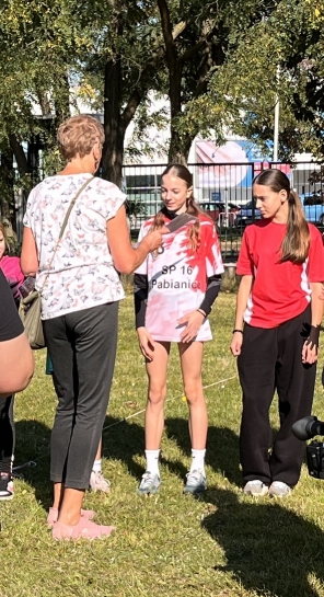 POWIATOWE SZTAFETOWE BIEGI PRZE�AJOWE&nbsp;