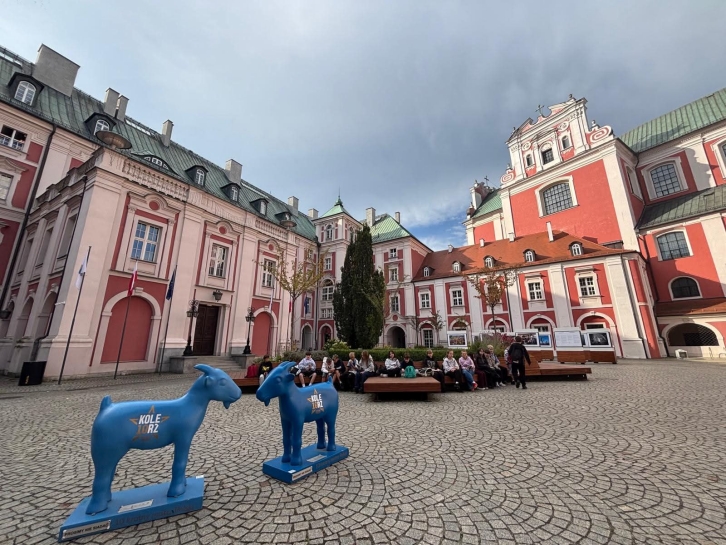W�DR�WKA �LADAMI HISTORII I NOWOCZESNO�CI – WYCIECZKA KLASY 6E DO POZNANIA