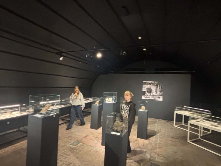 W�DR�WKA �LADAMI HISTORII I NOWOCZESNO�CI – WYCIECZKA KLASY 6E DO POZNANIA