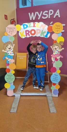 KROPKI, KROPECZKI I MN�STWO DOBREJ ZABAWY