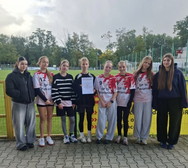 19.10 PӣFINA� WOJEW�DZKI W SZTAFETOWYCH BIEGACH PRZE�AJOWYCH NA BR�Z