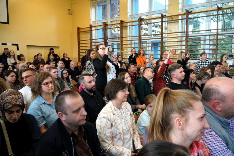 UROCZYSTE �LUBOWANIE KLAS PIERWSZYCH