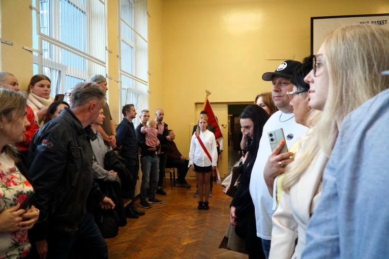 UROCZYSTE �LUBOWANIE KLAS PIERWSZYCH