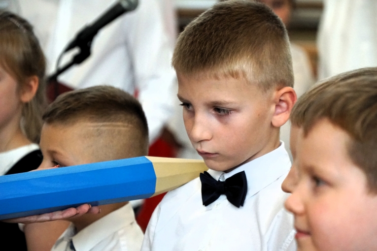 UROCZYSTE �LUBOWANIE KLAS PIERWSZYCH
