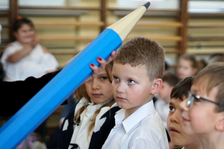 UROCZYSTE �LUBOWANIE KLAS PIERWSZYCH