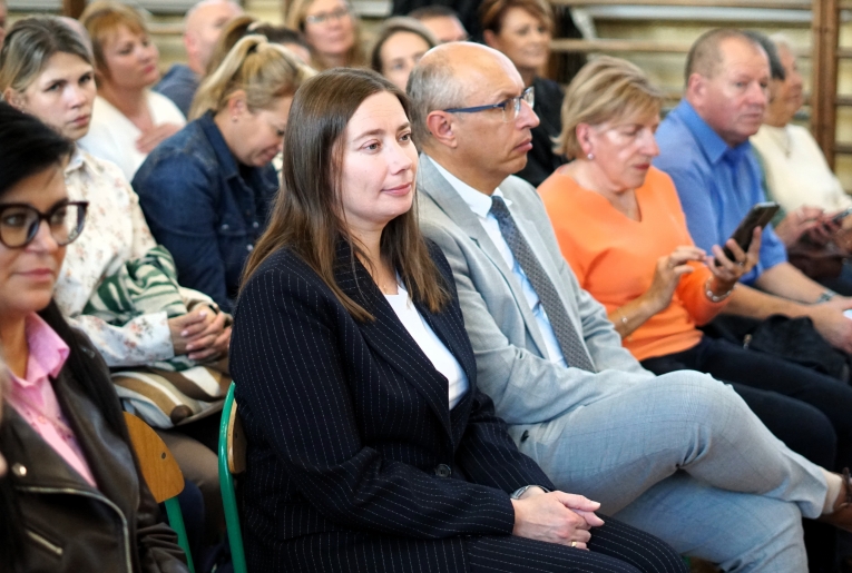 UROCZYSTE �LUBOWANIE KLAS PIERWSZYCH