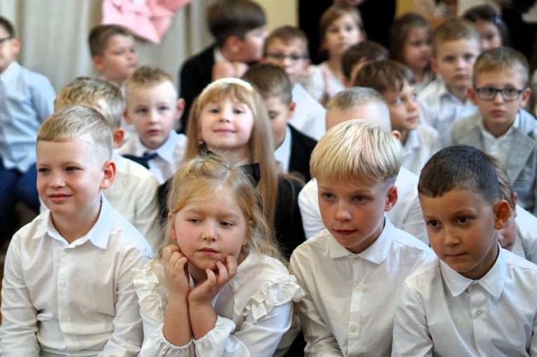 UROCZYSTE �LUBOWANIE KLAS PIERWSZYCH