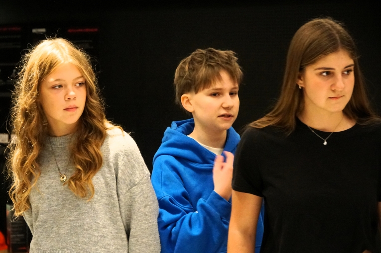 KLASA 8B NA KR�GLACH I W KINIE 