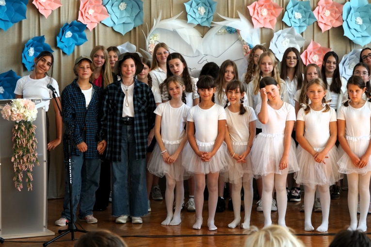UROCZYSTA INAUGURACJA TYGODNIA PRZECIWDZIA�ANIA PRZEMOCY R�WIE�NICZEJ Z UDZIA�EM ��DZKIEGO KURATORA O�WIATY