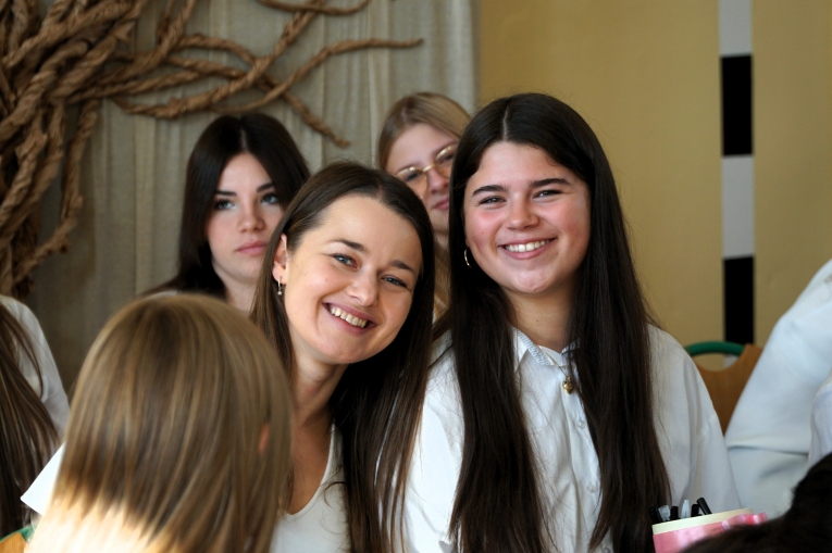 UROCZYSTA INAUGURACJA TYGODNIA PRZECIWDZIA�ANIA PRZEMOCY R�WIE�NICZEJ Z UDZIA�EM ��DZKIEGO KURATORA O�WIATY