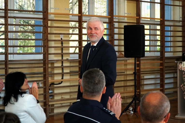 UROCZYSTA INAUGURACJA TYGODNIA PRZECIWDZIA�ANIA PRZEMOCY R�WIE�NICZEJ Z UDZIA�EM ��DZKIEGO KURATORA O�WIATY