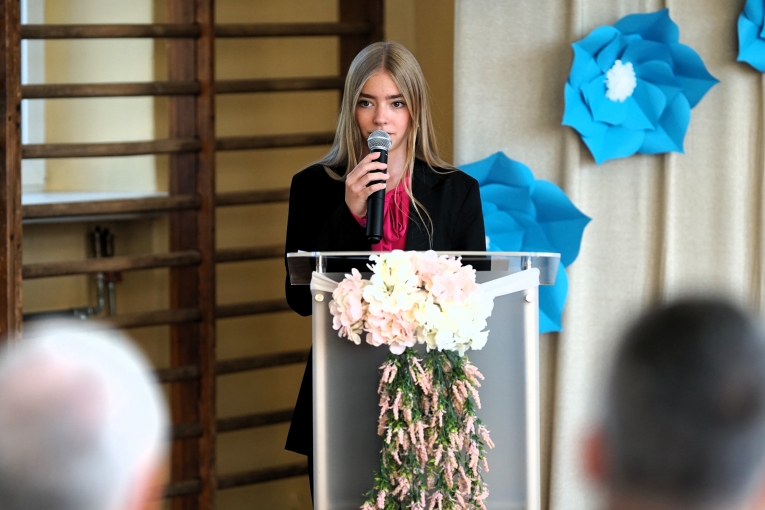 UROCZYSTA INAUGURACJA TYGODNIA PRZECIWDZIA�ANIA PRZEMOCY R�WIE�NICZEJ Z UDZIA�EM ��DZKIEGO KURATORA O�WIATY