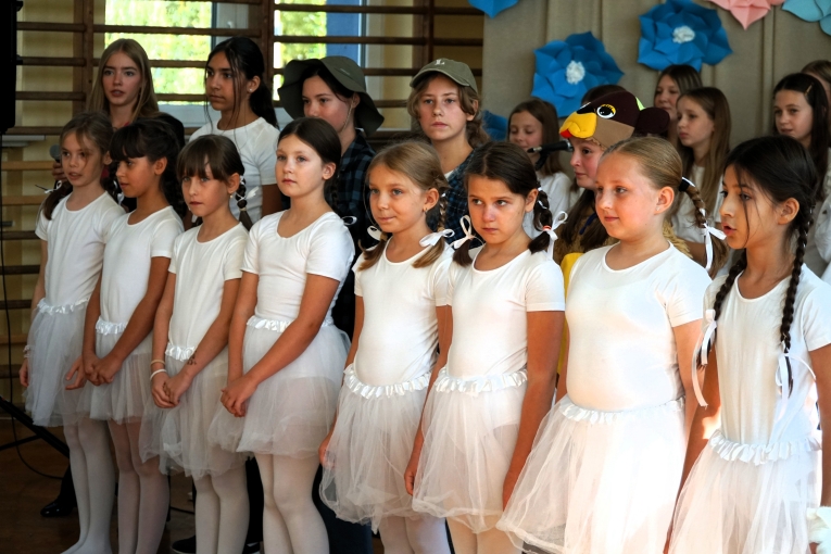 UROCZYSTA INAUGURACJA TYGODNIA PRZECIWDZIA�ANIA PRZEMOCY R�WIE�NICZEJ Z UDZIA�EM ��DZKIEGO KURATORA O�WIATY