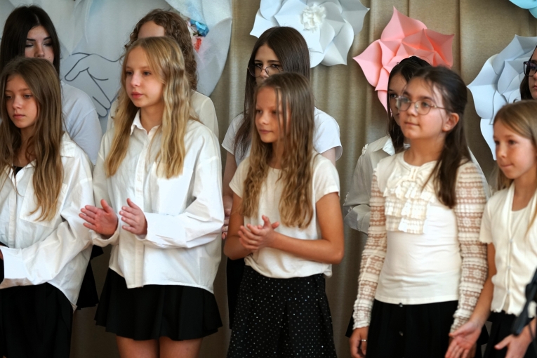 UROCZYSTA INAUGURACJA TYGODNIA PRZECIWDZIA�ANIA PRZEMOCY R�WIE�NICZEJ Z UDZIA�EM ��DZKIEGO KURATORA O�WIATY