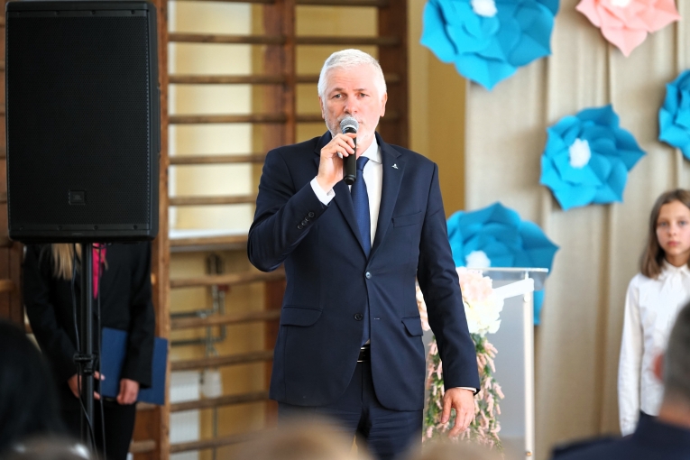 UROCZYSTA INAUGURACJA TYGODNIA PRZECIWDZIA�ANIA PRZEMOCY R�WIE�NICZEJ Z UDZIA�EM ��DZKIEGO KURATORA O�WIATY