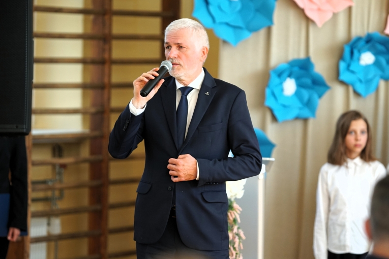 UROCZYSTA INAUGURACJA TYGODNIA PRZECIWDZIA�ANIA PRZEMOCY R�WIE�NICZEJ Z UDZIA�EM ��DZKIEGO KURATORA O�WIATY
